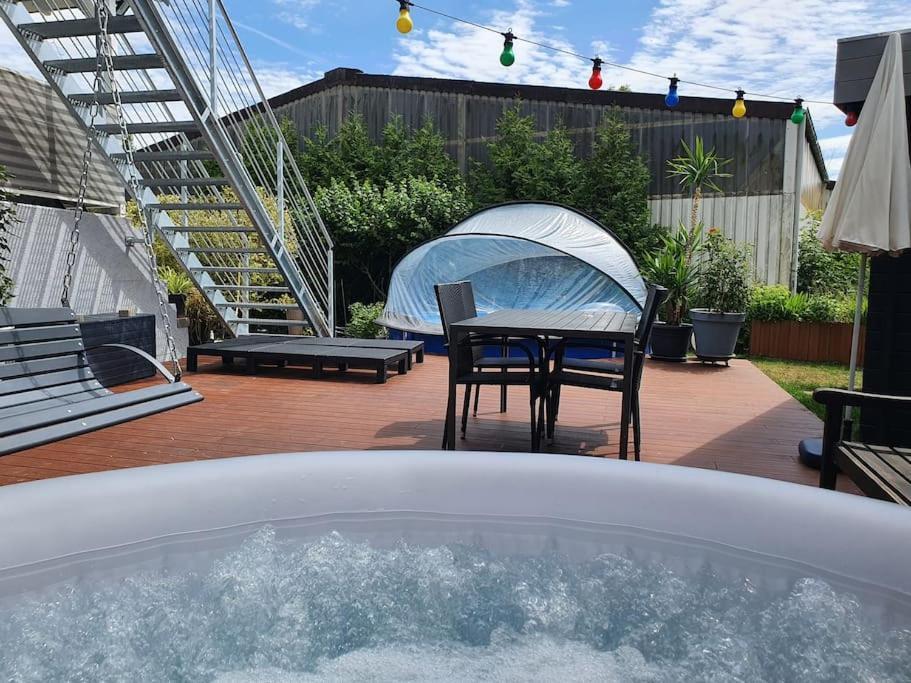 Kornhaus - Schoene Ferienwohnung Mit Pool, Kamin Und Terrasse Гьотинген Екстериор снимка